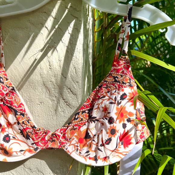 🌺🌺 Billabong 🌺🌺 Swept Away Morgan Underwire Bikini Swim Top - Picture 1 of 14